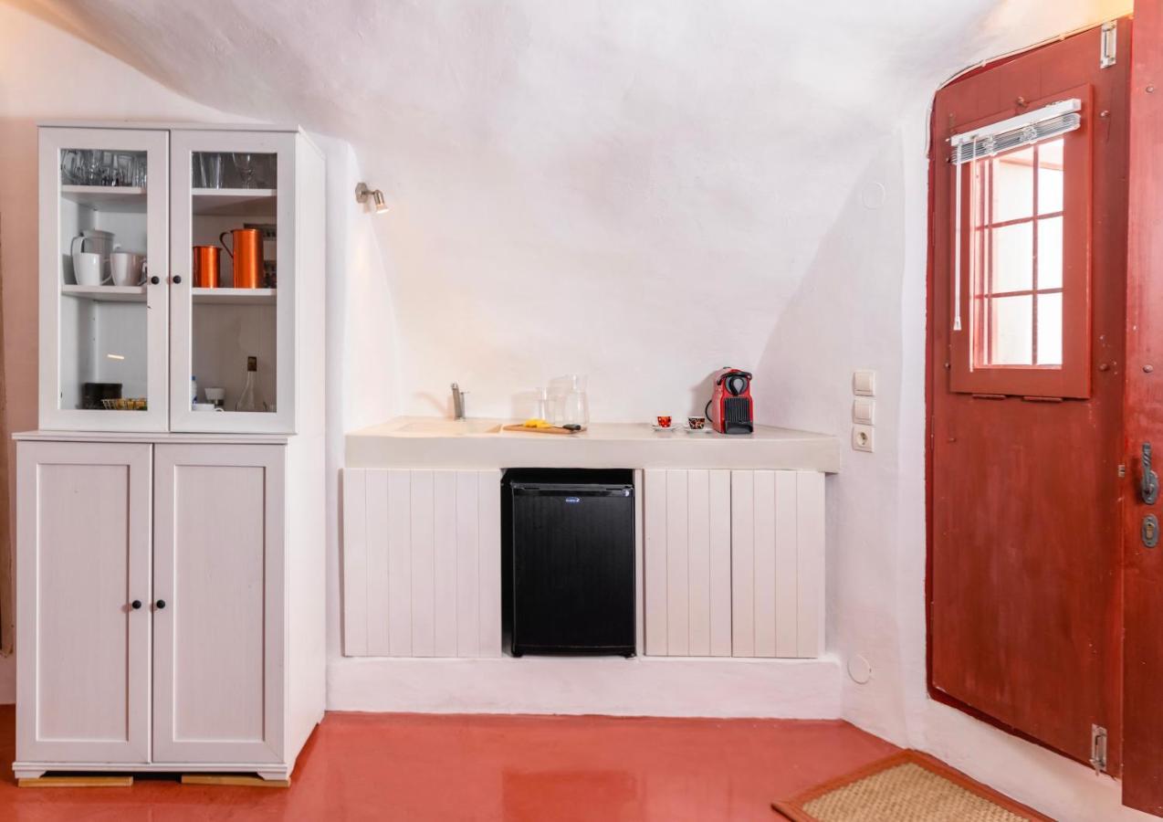 Traditional Farmers Caves Emporio  Exterior photo